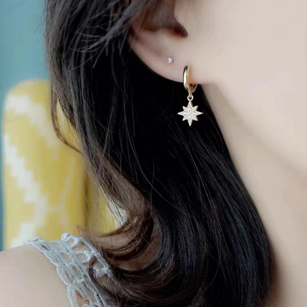 NEW 925 STERLING SILVER DIAMOND MOON STAR HOOPS, NICE EARRINGS, CUTE EARRINGS - Picture 2 of 6